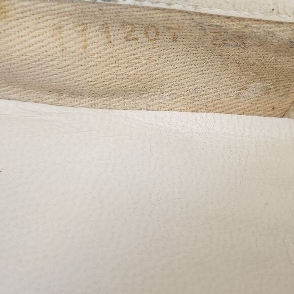 Gucci Women's Beige Slip-On Shoes - Picture 14 of 14